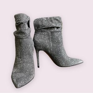 Above ankle Silver glittery Stilettos boots size 10m/42